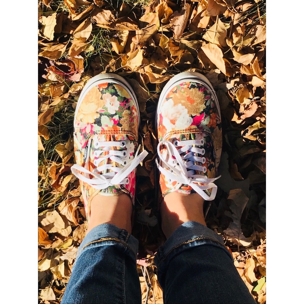 7.5 size VANS FALL Multi-Floral Print Canvas Shoes